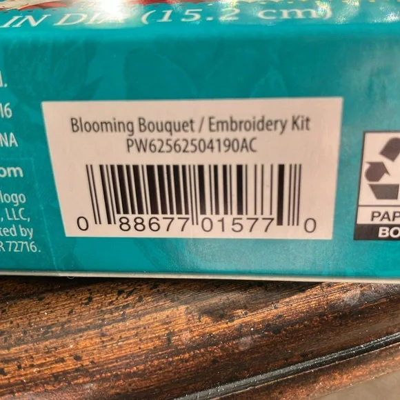 NWT. The Pioneer Woman Embroidery Kit - Picture 4 of 4